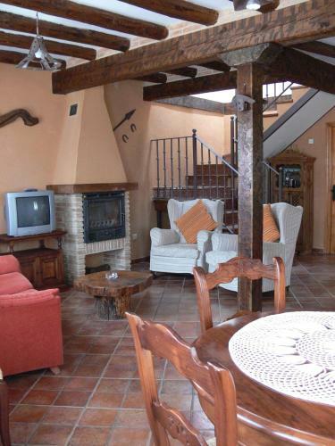 Las Casas De Yag�e, Ayll�n