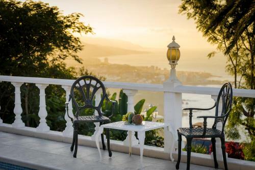 Relaxing Villa With Heated Pool And Ocean View
