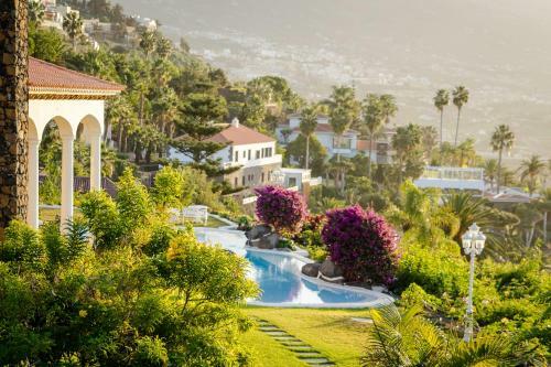 Relaxing Villa With Heated Pool And Ocean View