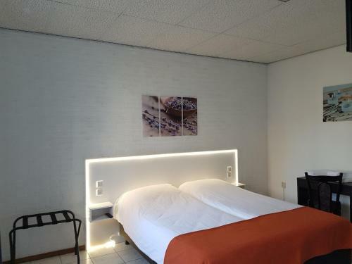 Hotel De Stadsboerderij/ Eetcaf� De Brabander