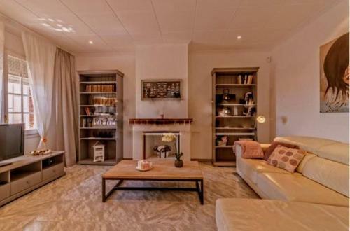 Chalet Santa Susana
