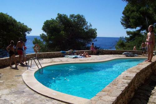 Sea Frontline Apartment 'ernesto'. Pool. Wifi