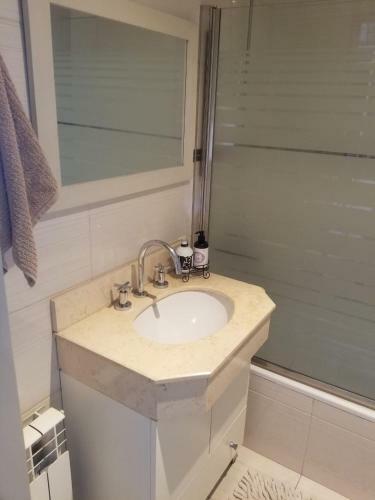 Apartamento Departamento Moderno Con Cochera En Lomas de Zamora