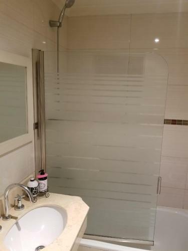 Apartamento Departamento Moderno Con Cochera En Lomas de Zamora