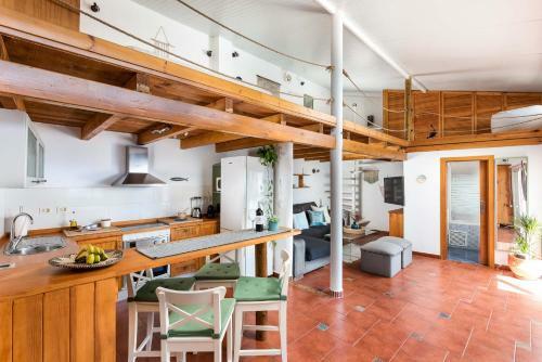 Luminous Loft Next To The Atlantic Ocean
