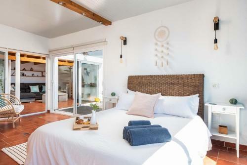 Luminous Loft Next To The Atlantic Ocean