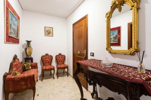 Home2book Spacious Classic Design Apartment Center
