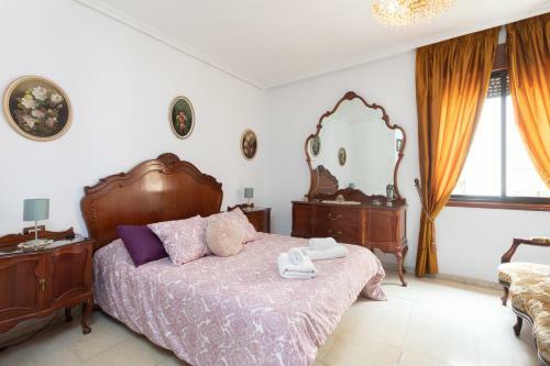 Home2book Spacious Classic Design Apartment Center