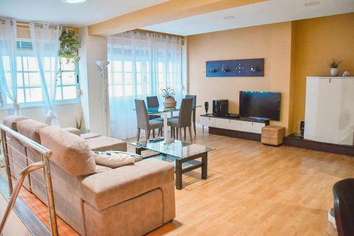 Unique Private Garage, Central And Spacious 147m
