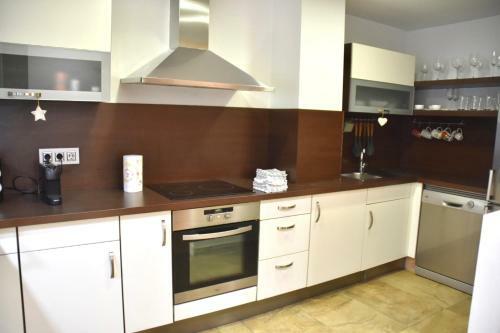 Unique Private Garage, Central And Spacious 147m