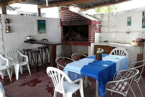 Casa Atlantida Con Piscina, 1 Cuadra Playa Mansa, 2 Dormitorios