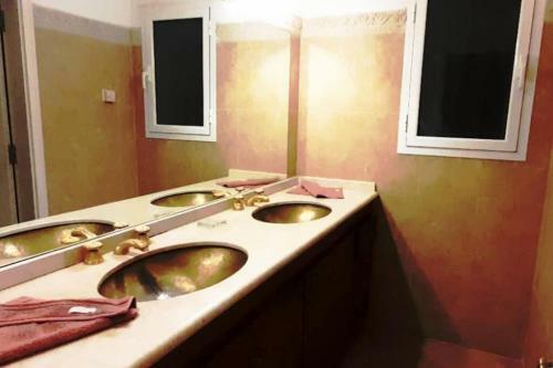 Agradable Villa Con Piscina