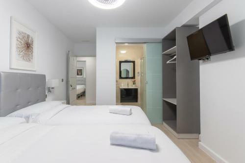 Hostal Cruces Metro Rooms