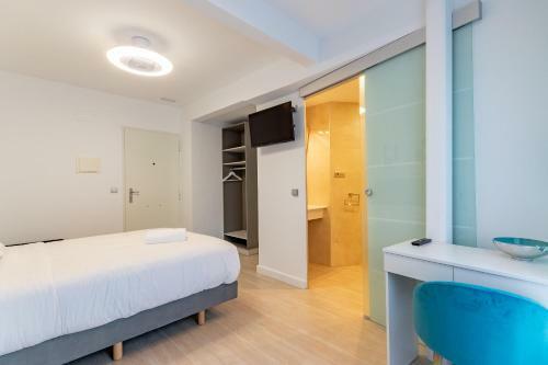 Hostal Cruces Metro Rooms