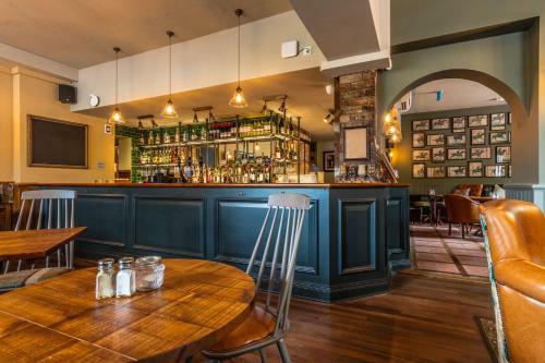Greyhound Hotel