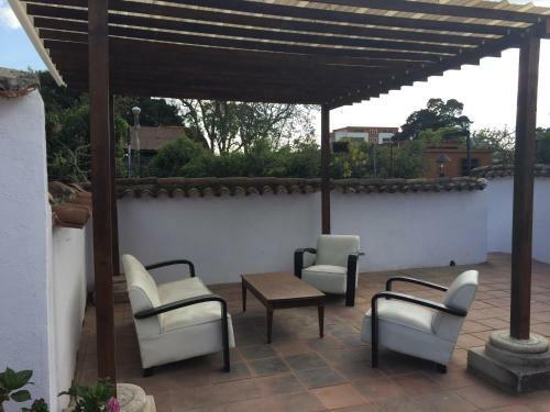 Hostal Casa 10 Guest House
