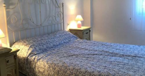 Inviting 2-bed Apartment In Sax Historical Spain