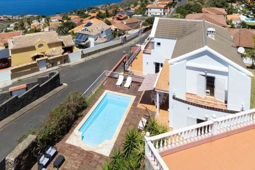 Home2book Stunning Villa Raquel, Pool & View