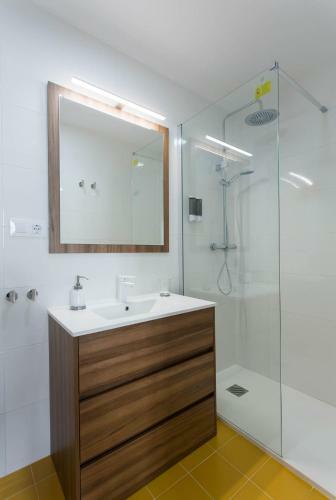 Luxury Apartment With Free Parking