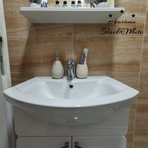 Sarajevo Apartman Black&white