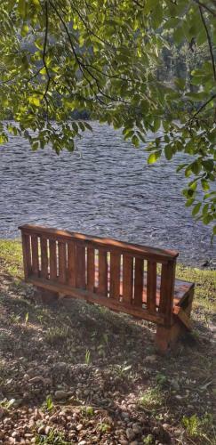 Bed & Breakfast Vila Na Drini-apartmani