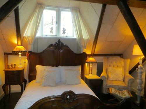 The Black Horse B&B & More