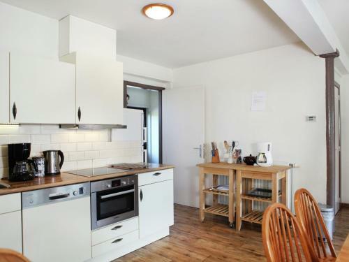 Agroturismo Spacious Farmhouse In Eede With Private Terrace