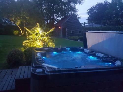 Oase Van Rust Met Spa In Rustige Omgeving