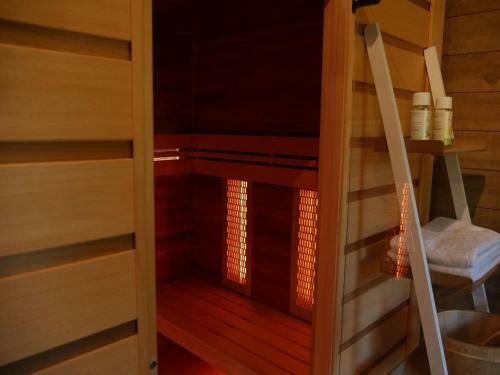 Plush Holiday Home In Filot With Sauna And Relaxation Baths