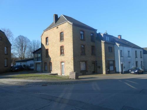 Pleasant Holiday Home In Herbeumont Near Semois River