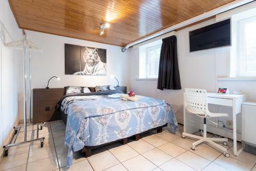 Home Stay Gent Self Check-in Service
