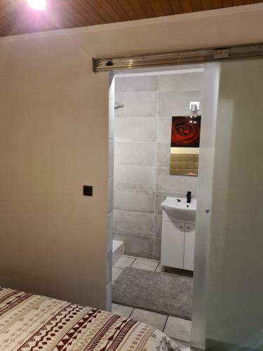 Home Stay Gent Self Check-in Service