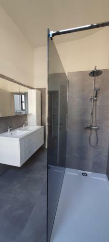 Luxury New Apartment Near The Center