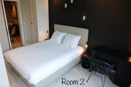 3 Room Luxury Design Apartment