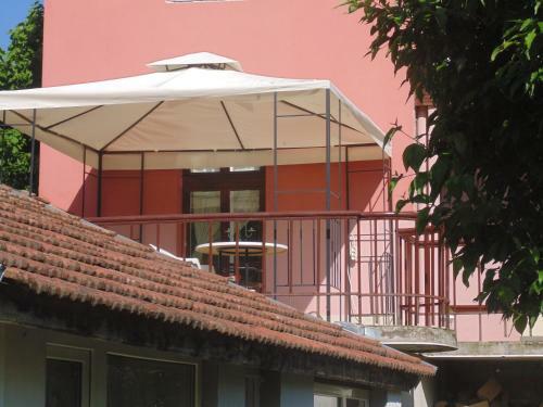 Hostal Unique Art House For 10 With Near Nature - ?????? ?? ?????????