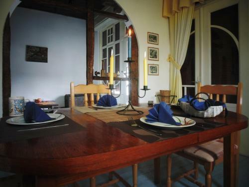 Hostal Unique Art House For 10 With Near Nature - ?????? ?? ?????????