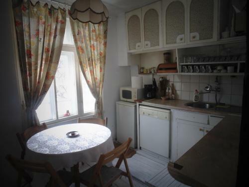 Hostal Unique Art House For 10 With Near Nature - ?????? ?? ?????????