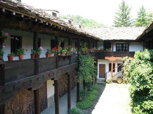 Hostal Unique Art House For 10 With Near Nature - ?????? ?? ?????????