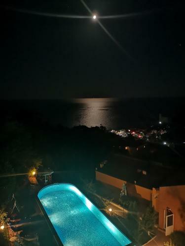 Seaview Apartment Complex Karia