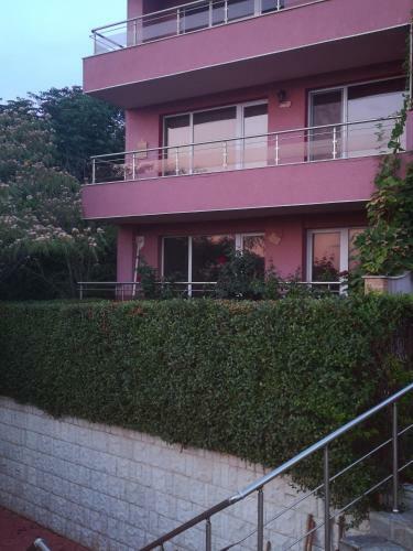 Seaview Apartment Complex Karia