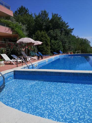 Seaview Apartment Complex Karia