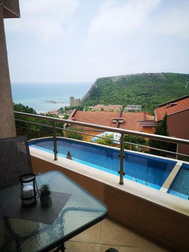 Vip Sea View Apartments In Complex Karia