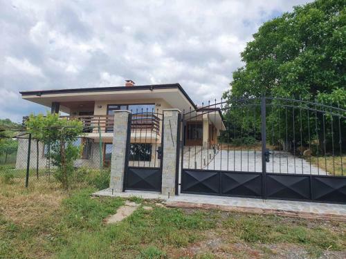 Luxury Villa Bella Lyaskovo Village