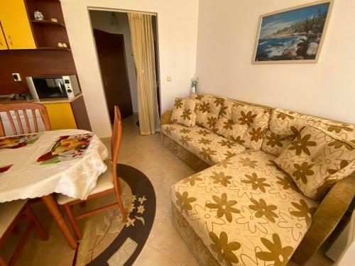 Apartment In Complex Colosseum