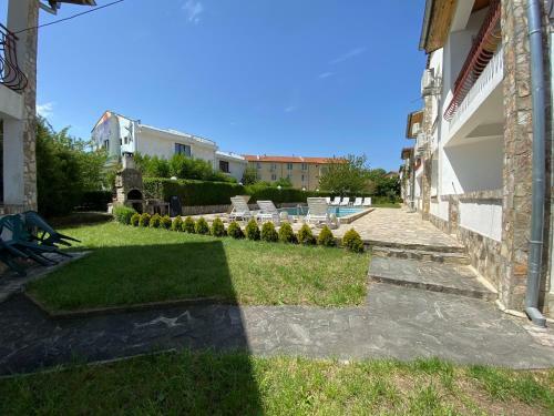 Villa Complex Sea & Sky Next To The Beach !