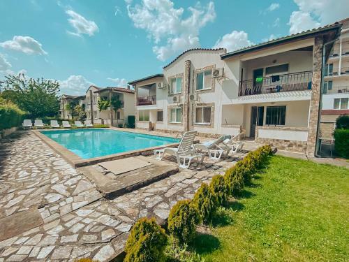 Villa Complex Sea & Sky Next To The Beach !