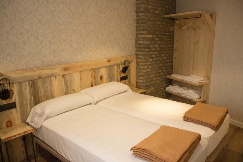 Black Swan Hostel Sevilla