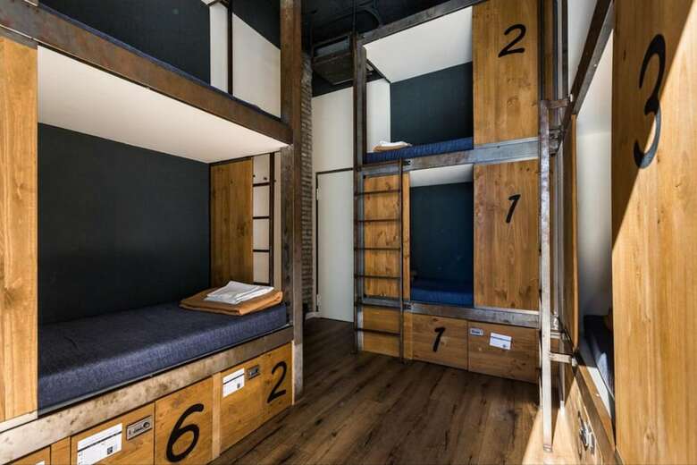 Black Swan Hostel Sevilla