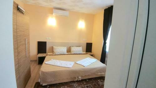 Hostal Rose & Water Guest House