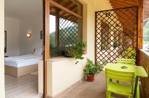 Hostal Complex Lovets
